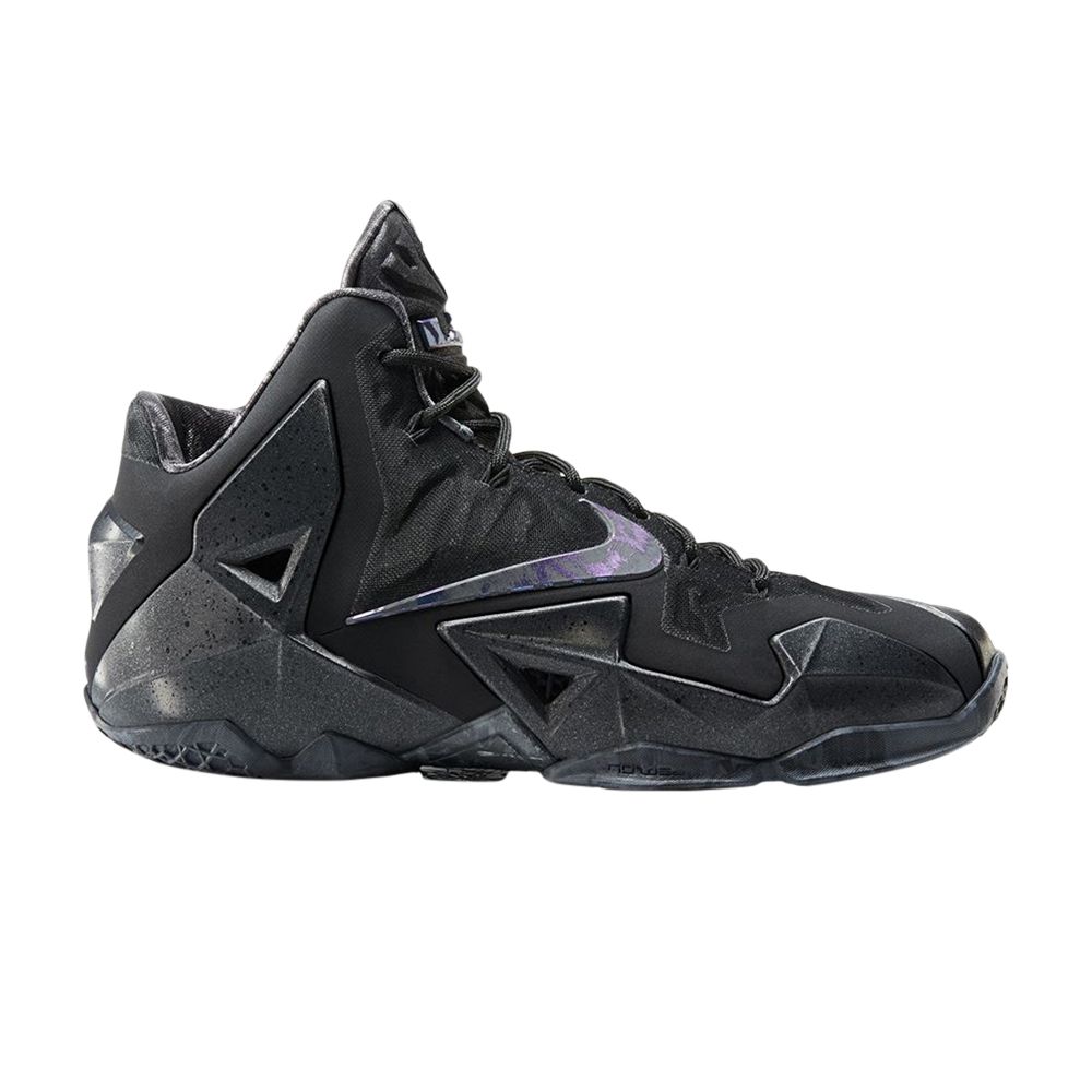 Nike LeBron 11 'Blackout' | Men's Size 8