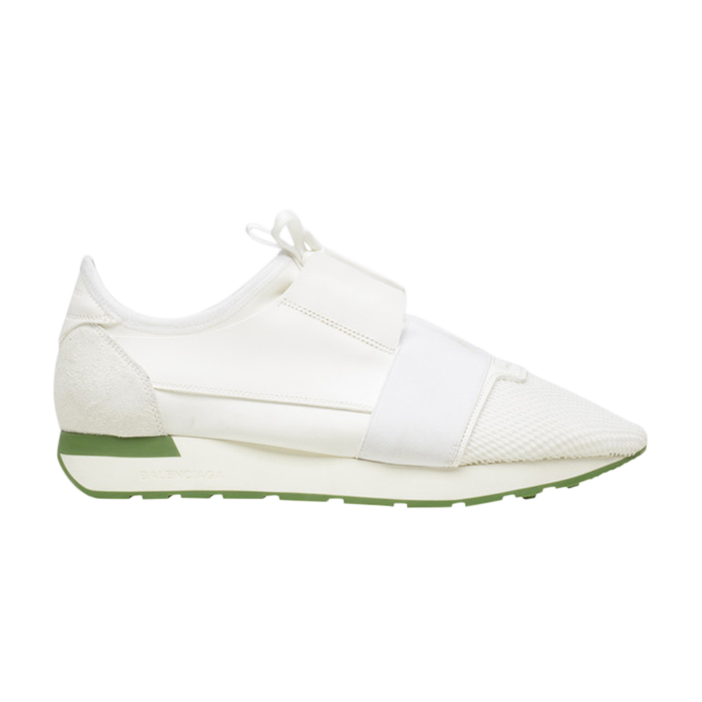 UNDIVIDED  on Instagram NEW BALENCIAGA TRIPLE S WHITE BUBBLE  all  sizes 406 to 4612U  White balenciaga sneakers Balenciaga shoes  Balenciaga sneakers