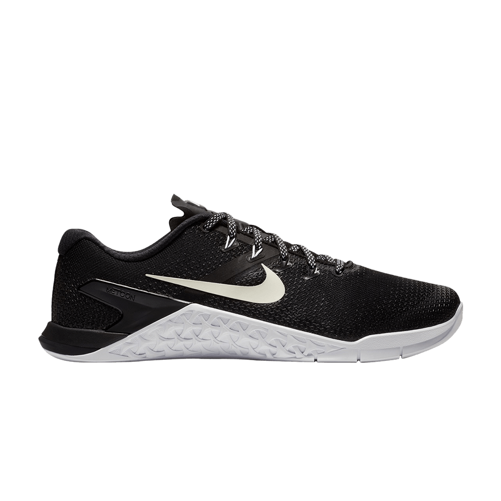 nike metcon 4 black white