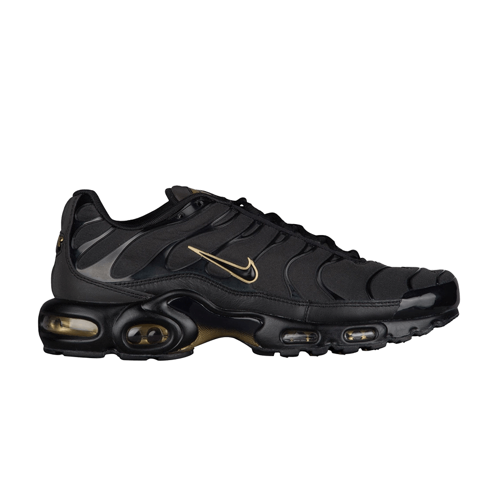 Nike air max plus black metallic gold