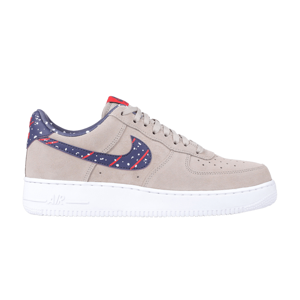 Air Force 1 Low A 'Moon Landing' | GOAT
