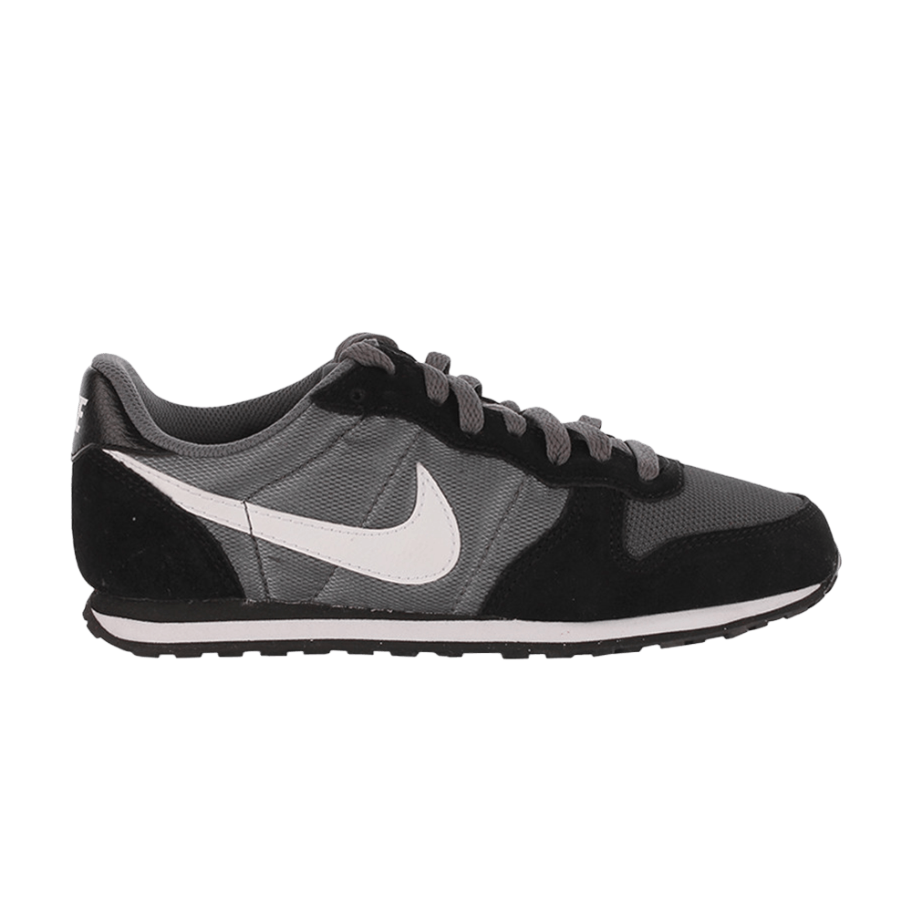 wmns nike genicco