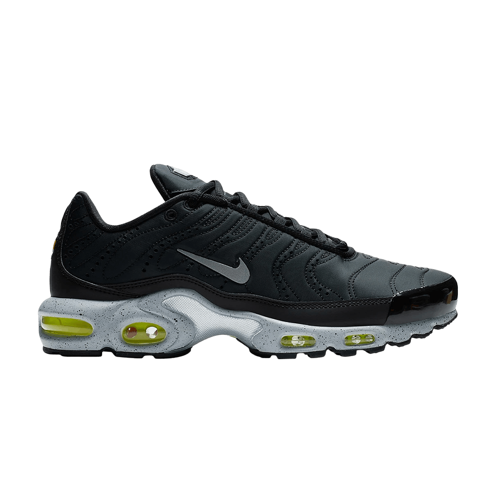 nike air max plus prm black matte silver & volt