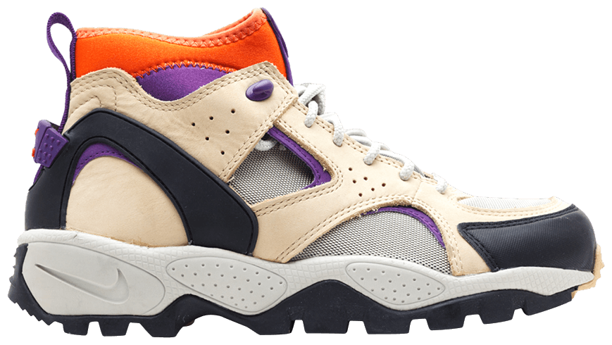 acg air mowabb on feet