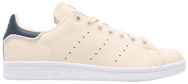 Size 7.0 Wmns Stan Smith Ivory