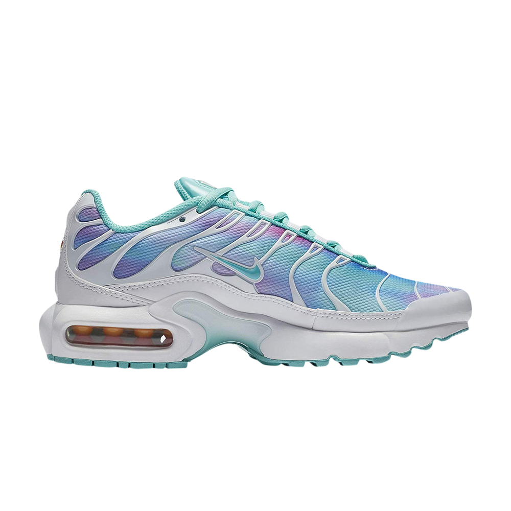 white and aqua air max plus