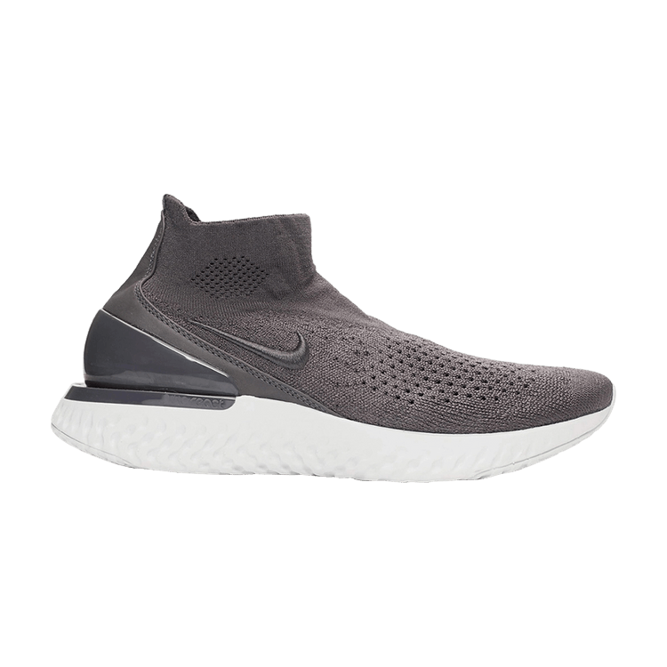 Triple black rise react flyknit on sale