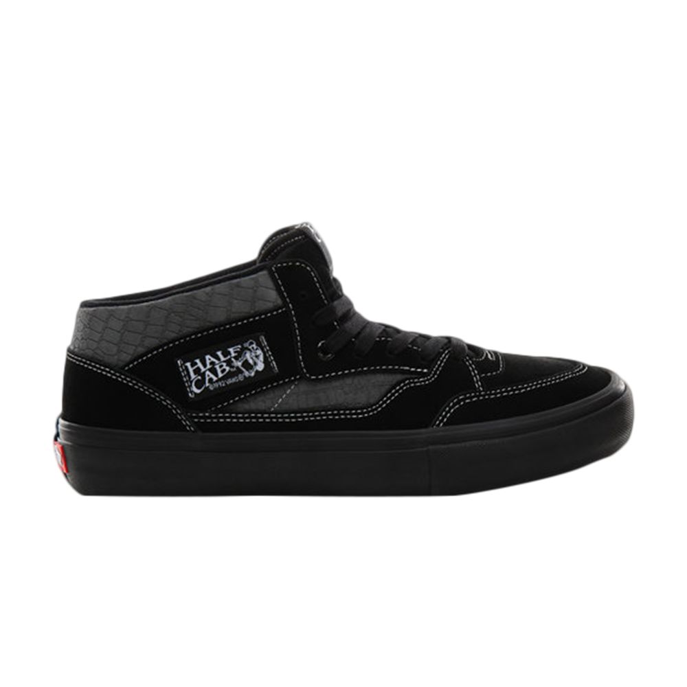 Click to view more detailed imagery on our partner's website Pre-owned Vans Half Cab Pro '92 'croc' In Black