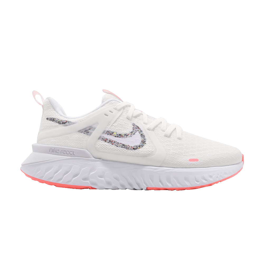women's nike legend react