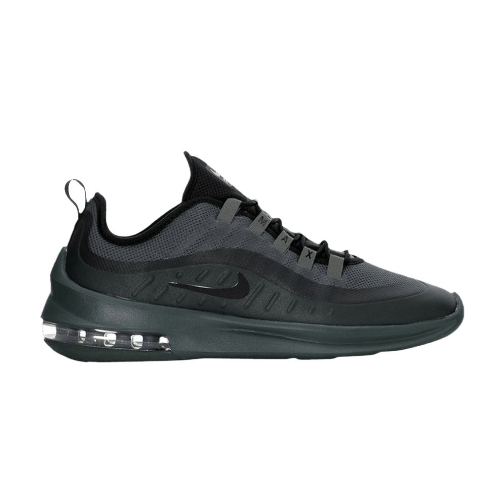 air max axis lightweight sneakers