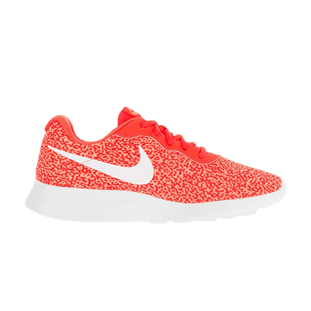 nike tanjun crimson