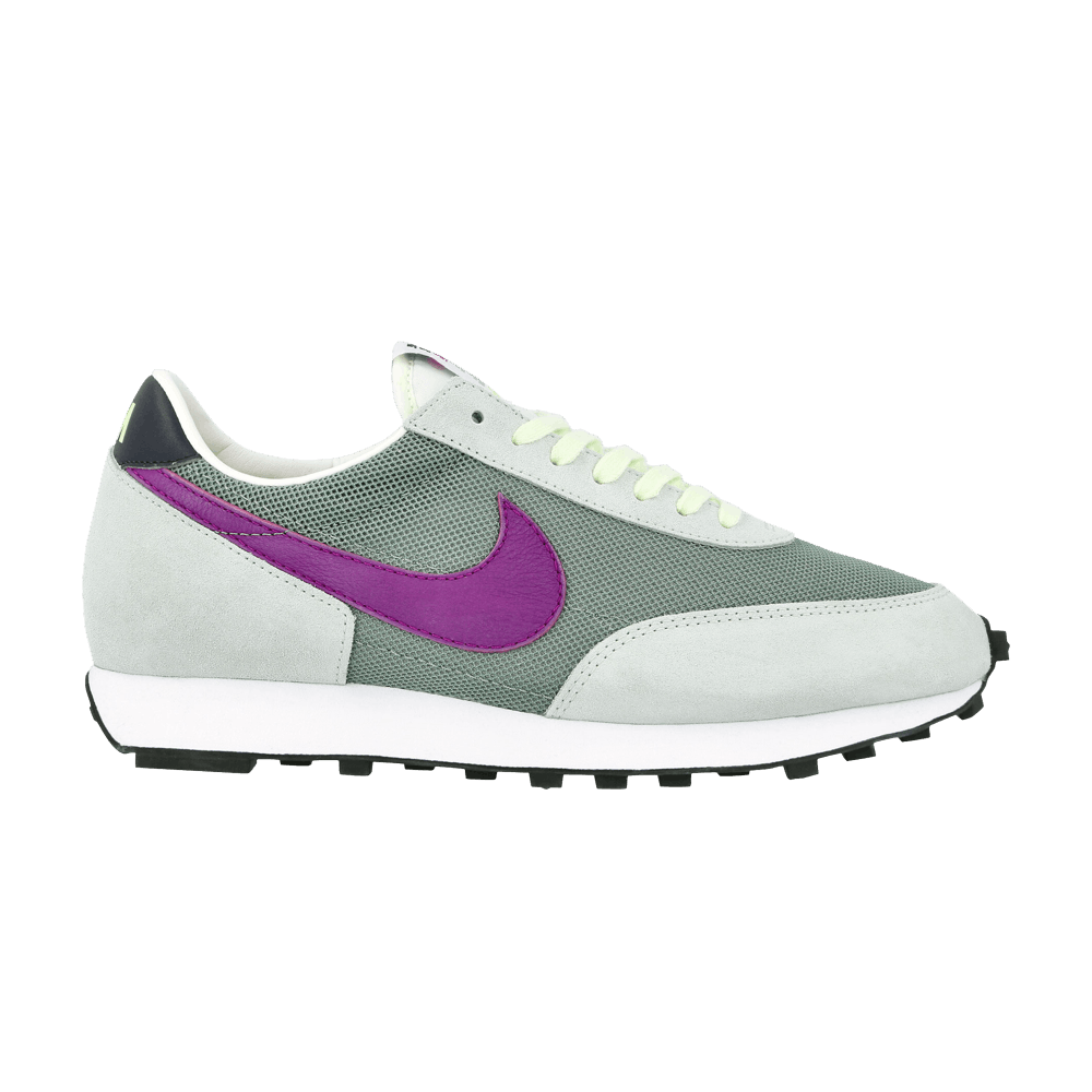 nike daybreak hyper violet