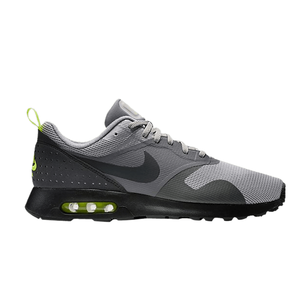 Nike tavas triple cheap black