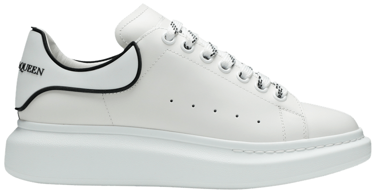 Oversize sneaker store