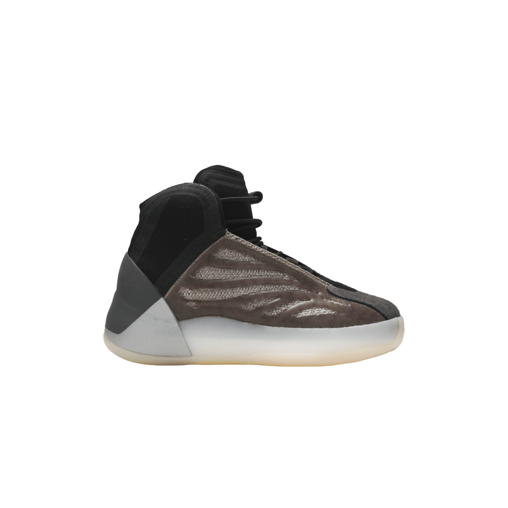 yeezy quantum barium on feet