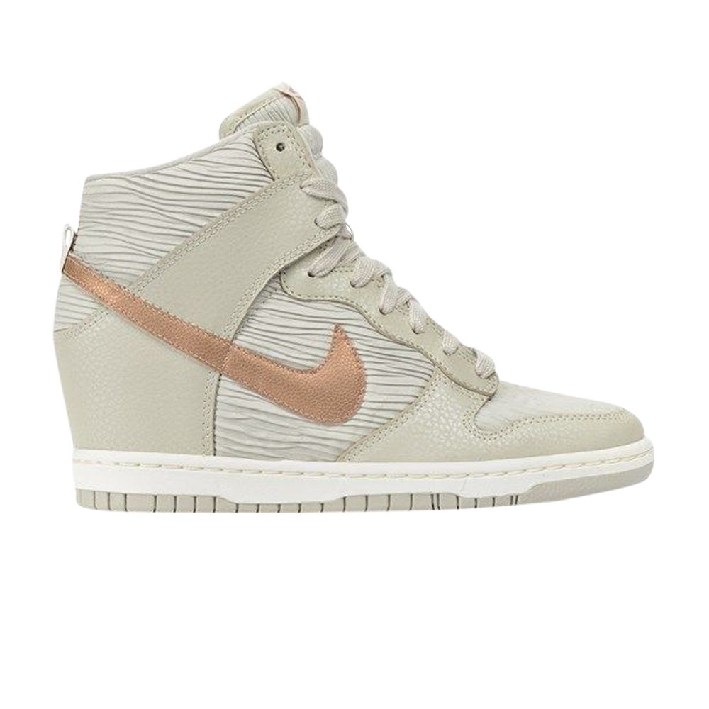 Pre-owned Nike Wmns Dunk Sky High 'light Bone Metallic Red Bronze'