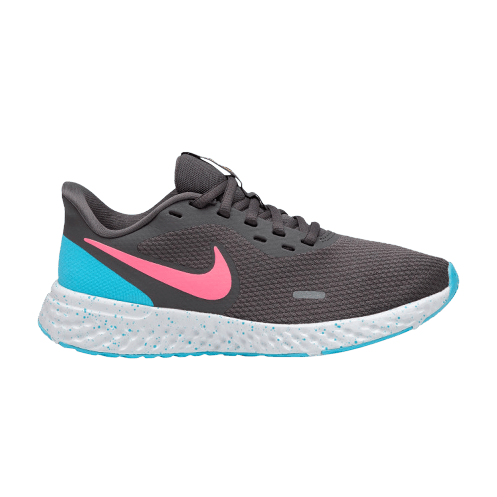 nike revolution 5 grey and pink