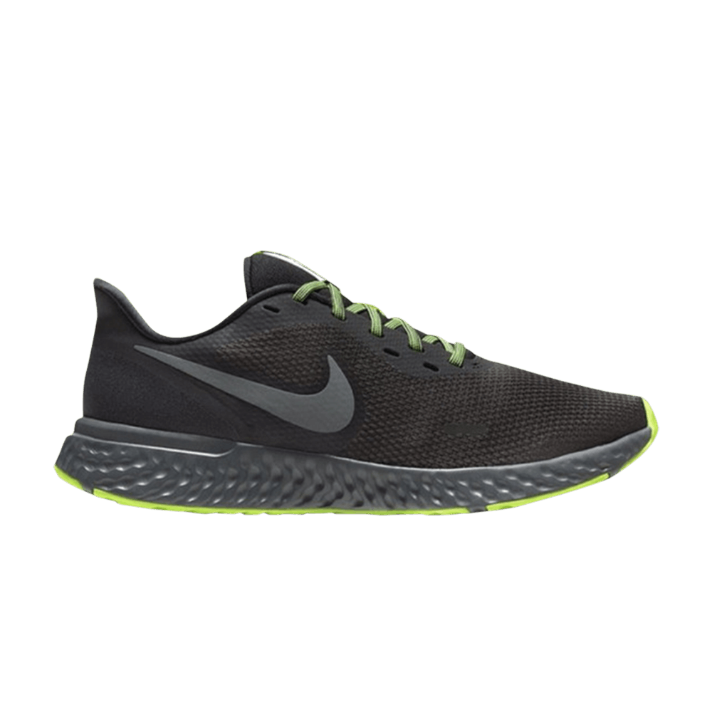 nike revolution 5 black volt