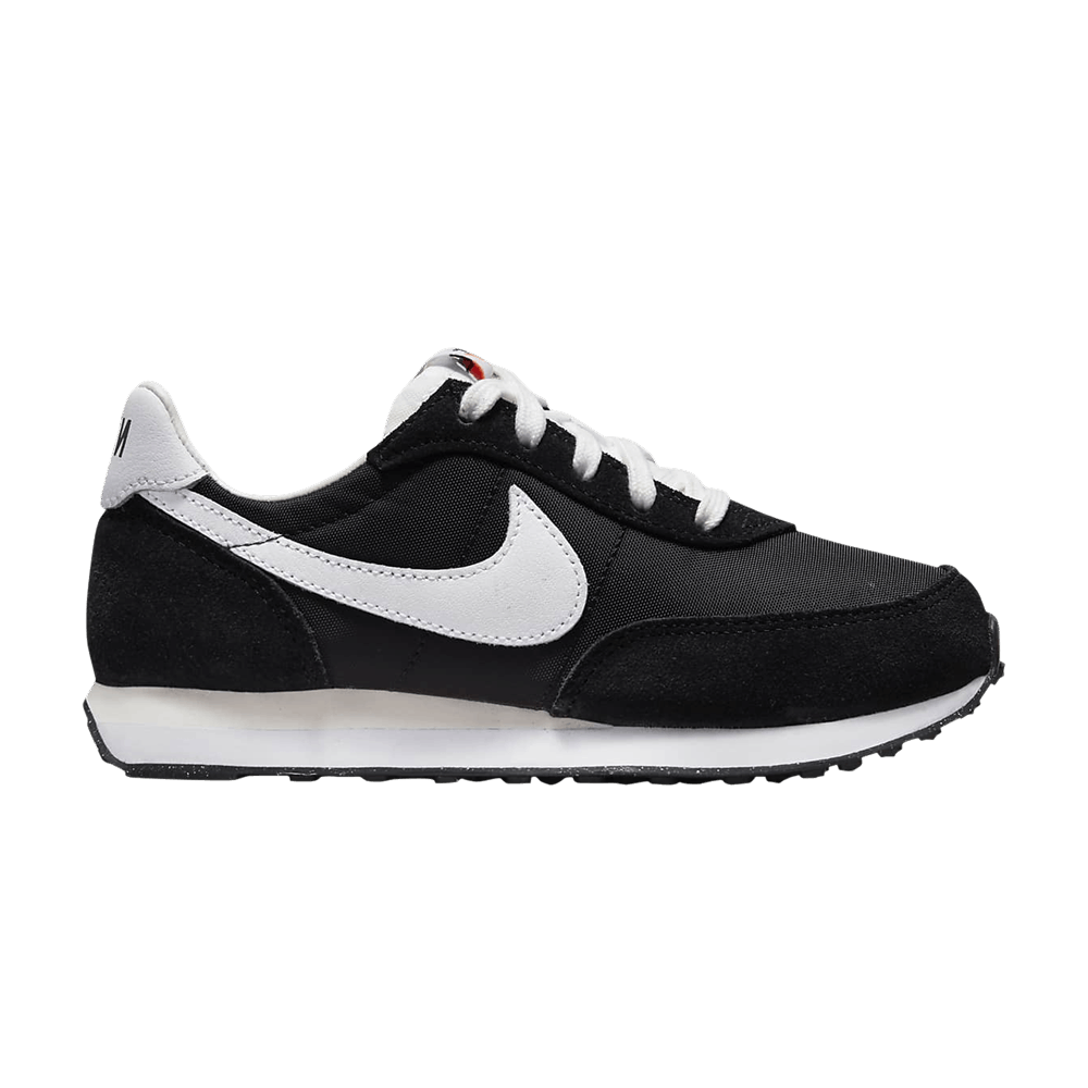 nike waffle trainer black and white