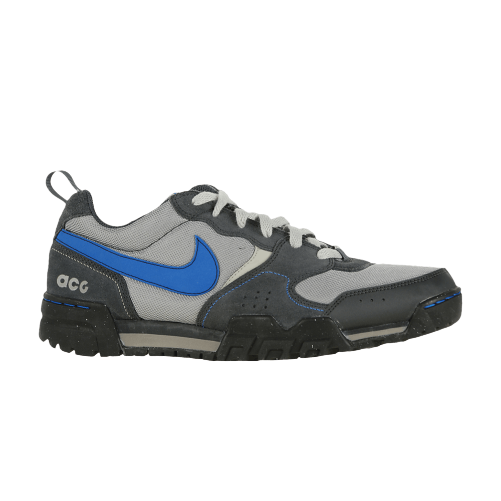 nike acg pyroclast mid