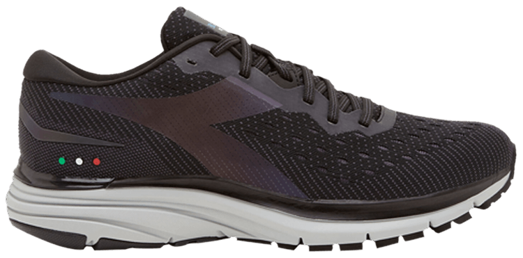 Diadora Mythos Blushield Hip 6 Black Nine Iron