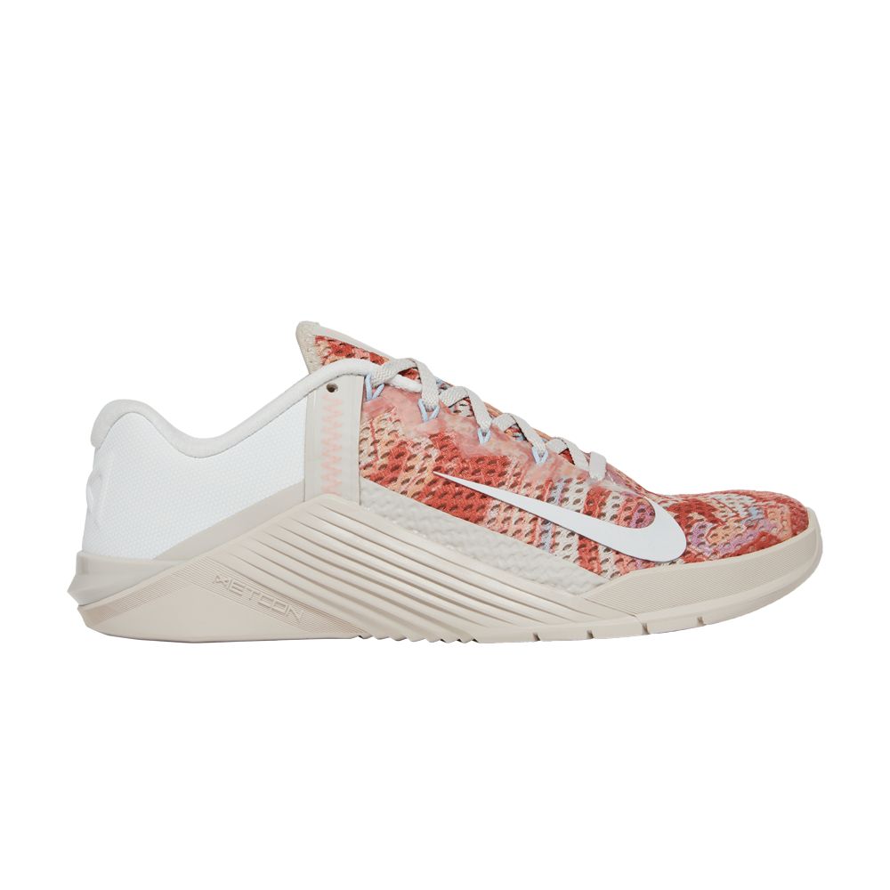Nike Wmns Metcon 6 'Desert Sand Crimson Bliss' | Grey | Women's Size 9