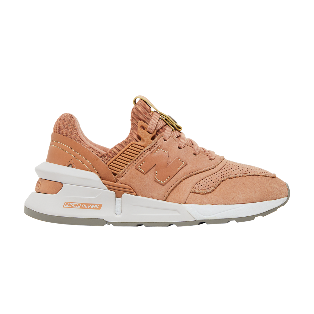 Pre-owned New Balance Wmns 997s 'pink'
