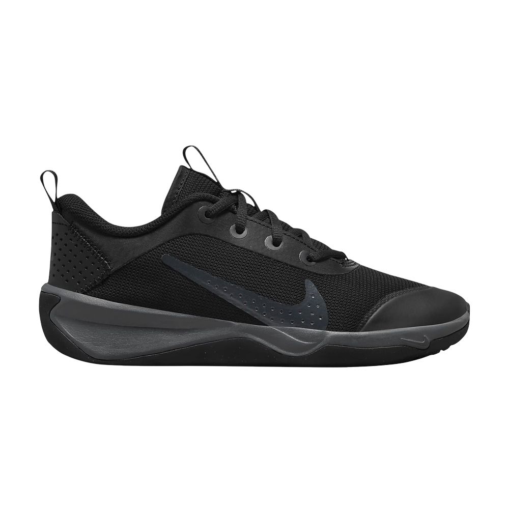 Pre-owned Nike Omni Multi-court Gs 'black Anthracite' | Kid's Size 3.5