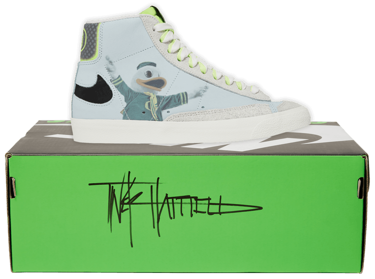 Nike Blazer Mid 77 University of Oregon Womens Basketball Tinker Hatfield Signed Box