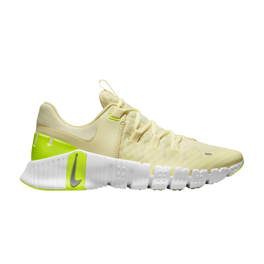 Pre-owned Nike Wmns Free Metcon 5 'citron Tint Volt' In Yellow