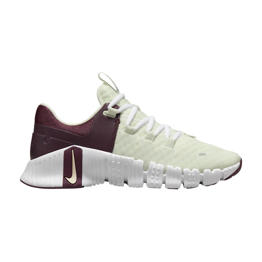 Pre-owned Nike Wmns Free Metcon 5 'sea Glass Burgundy Crush' In Green