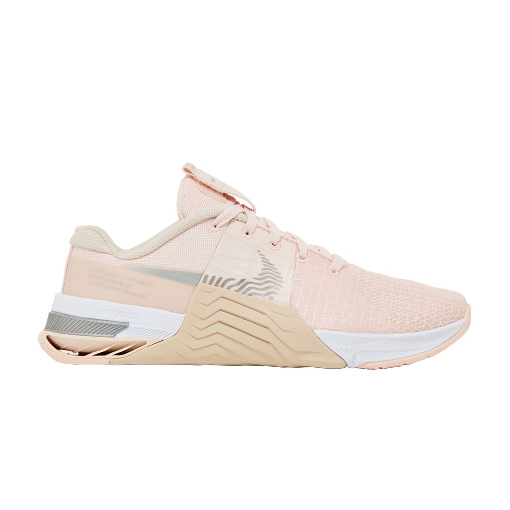 Click to view more detailed imagery on our partner's website Pre-owned Nike Wmns Metcon 8 'light Soft Pink Metallic Silver'