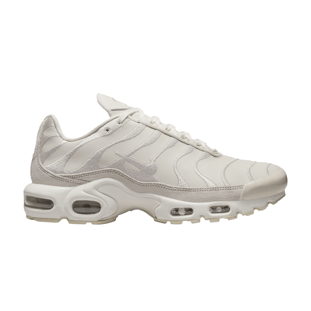 nike air max plus light orewood brown