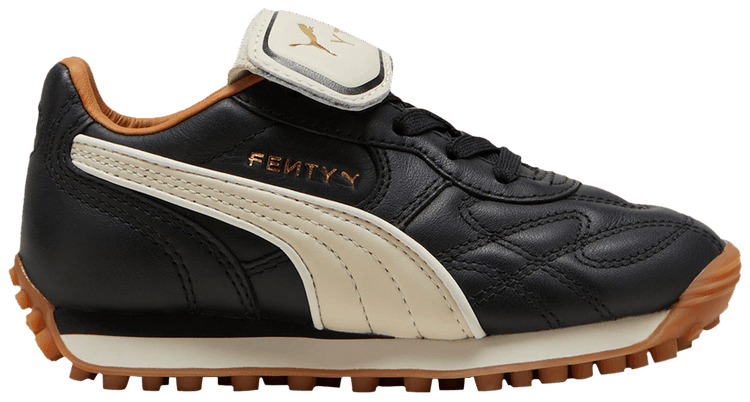 King avanti deals soccer cleats