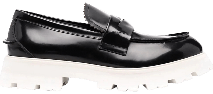 Alexander McQueen エナメルローファー Alexander McQueen Rare Women Loafers with Top Cross Stitch