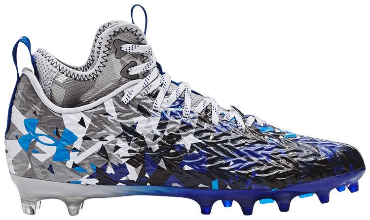 Under armour spotlight le cleats outlet