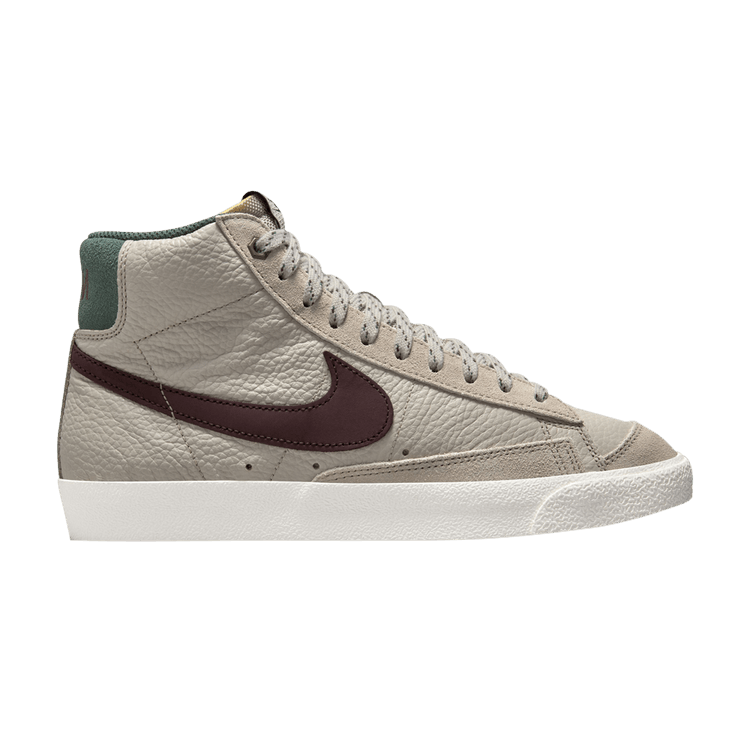 Nike blazer low cream on sale