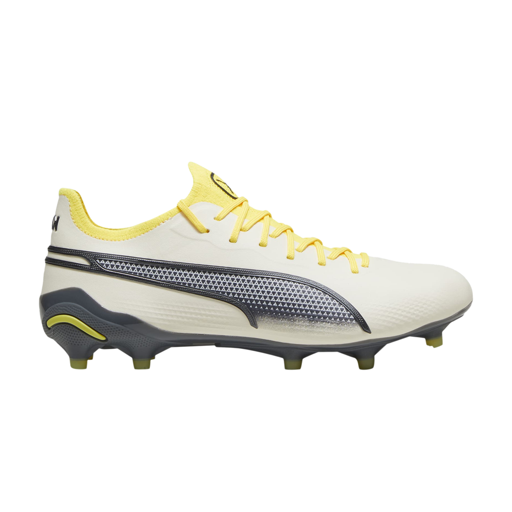 Pre-owned Puma Wmns King Ultimate Fg Ag 'voltage Pack' In White
