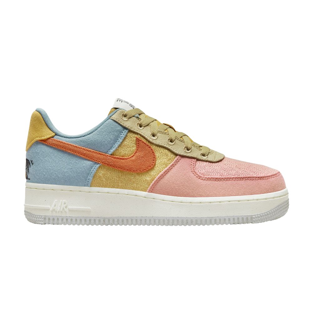 Nike Wmns Air Force 1 '07 SE...