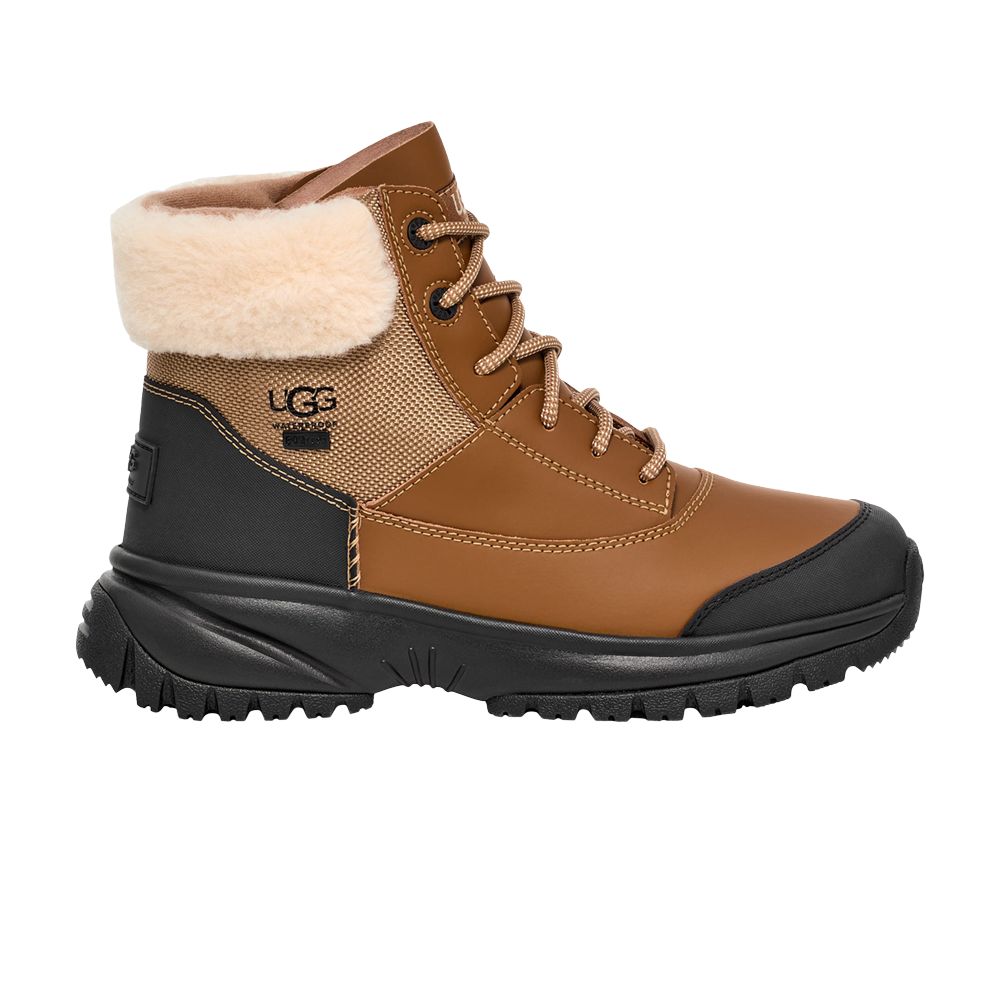 UGG Wmns Yose Fluff V2 Boot 'Chestnut' | Brown | Women's Size 12
