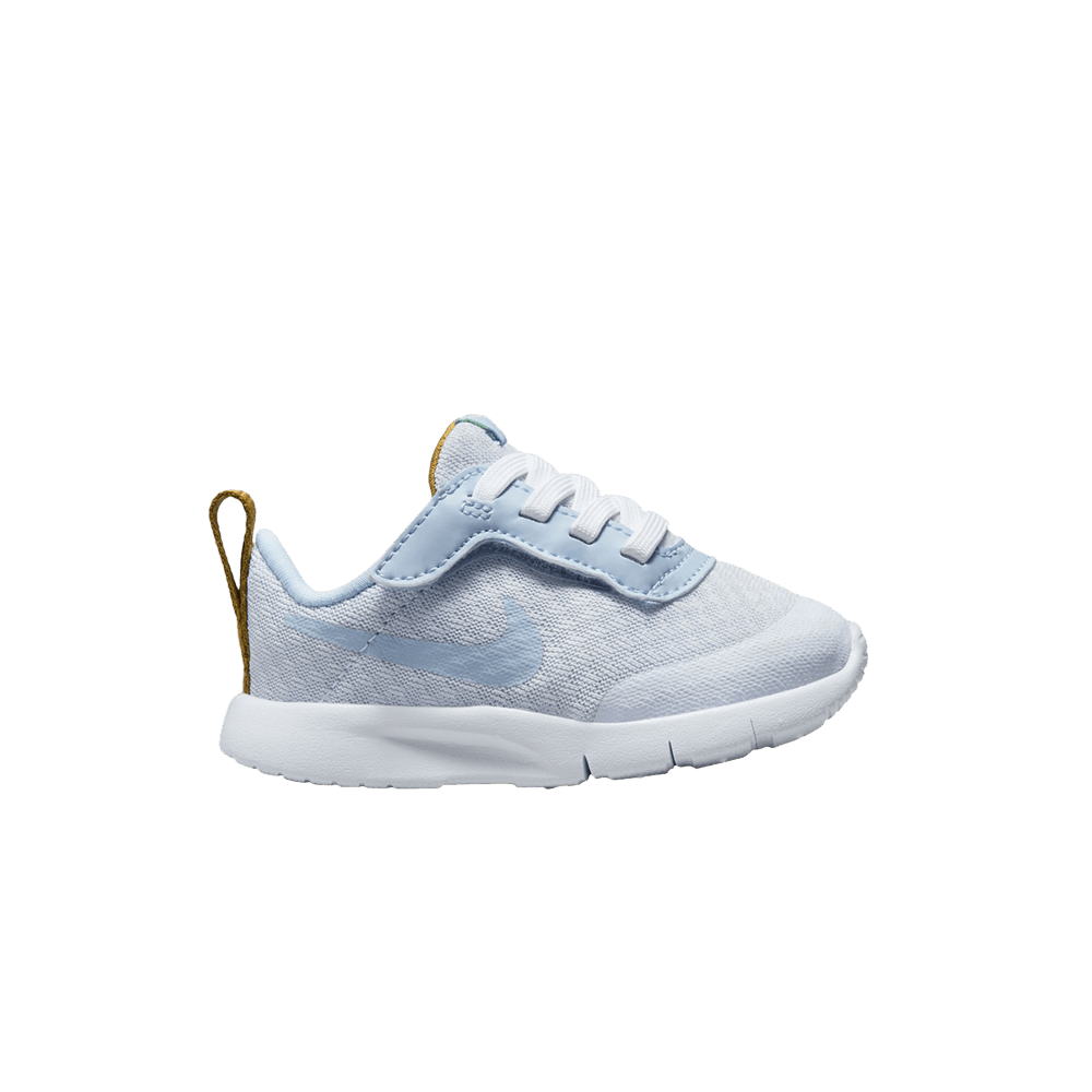 nike tanjun light blue