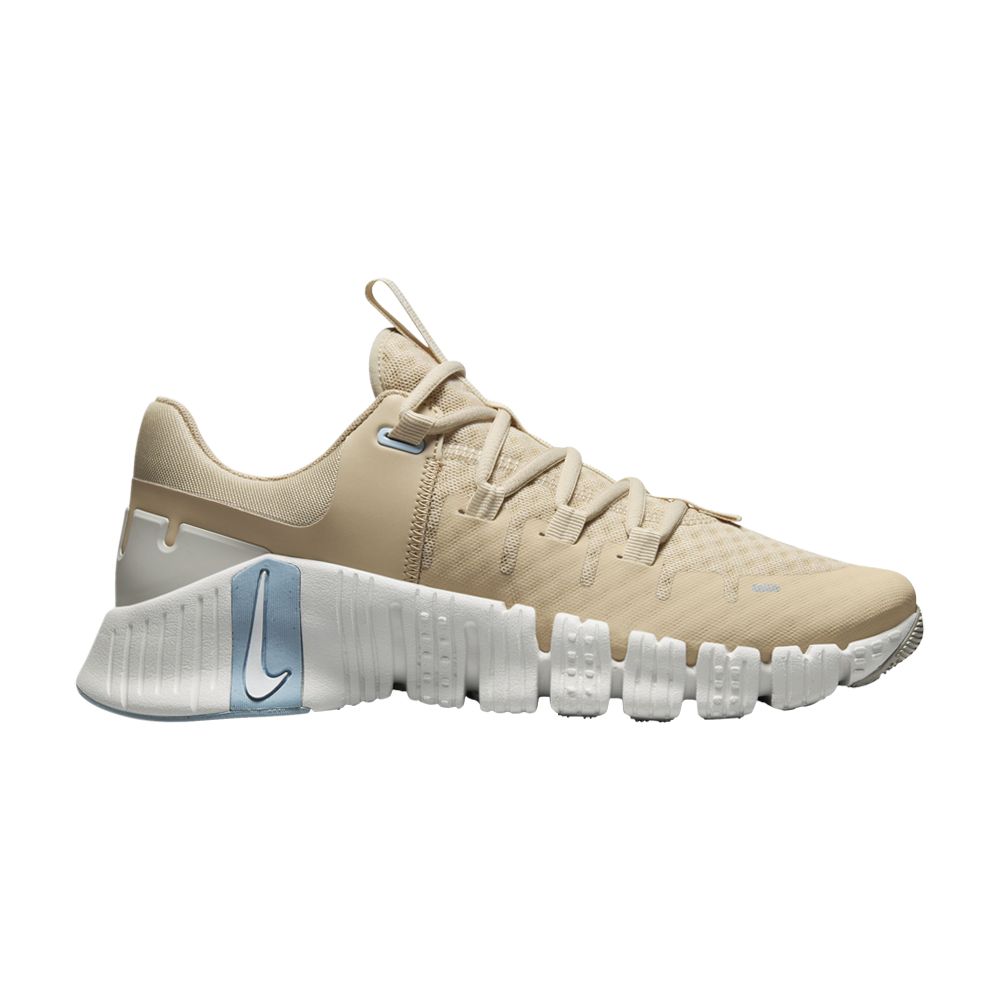 Pre-owned Nike Wmns Free Metcon 5 'sanddrift' In Tan