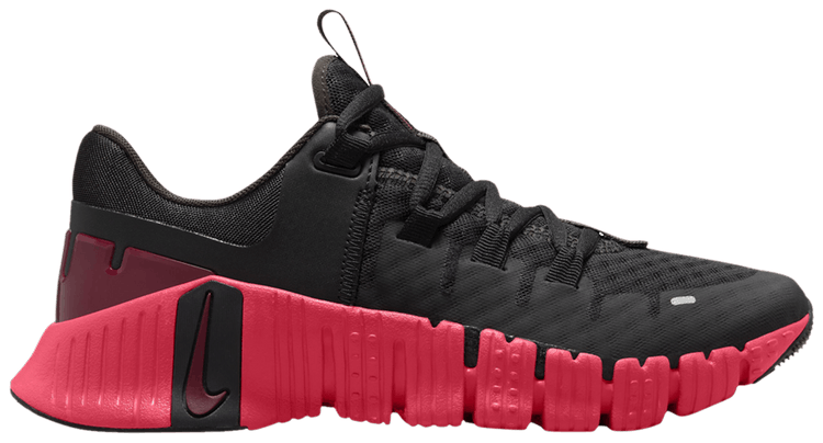 Wmns Free Metcon 5 'Black Siren Red'