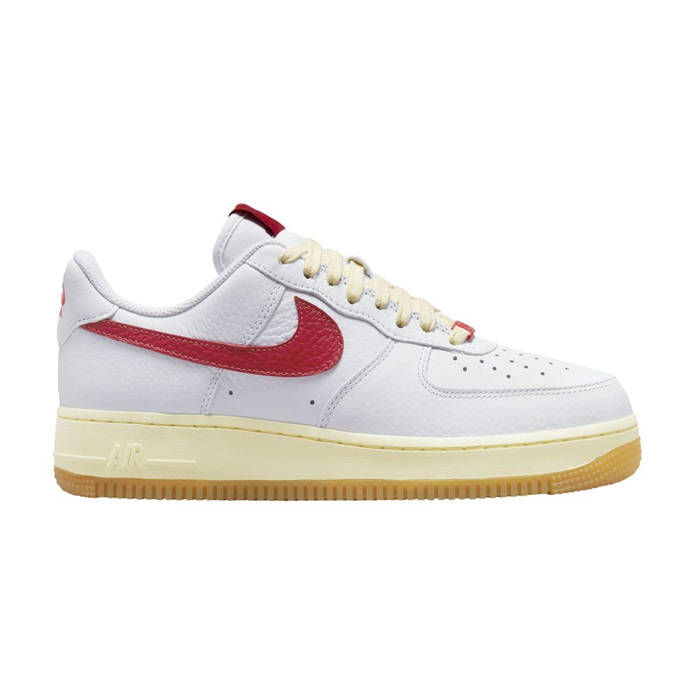 NIKE WMNS AIR FORCE 1 '07 'SUMMIT WHITE UNIVERSITY RED'