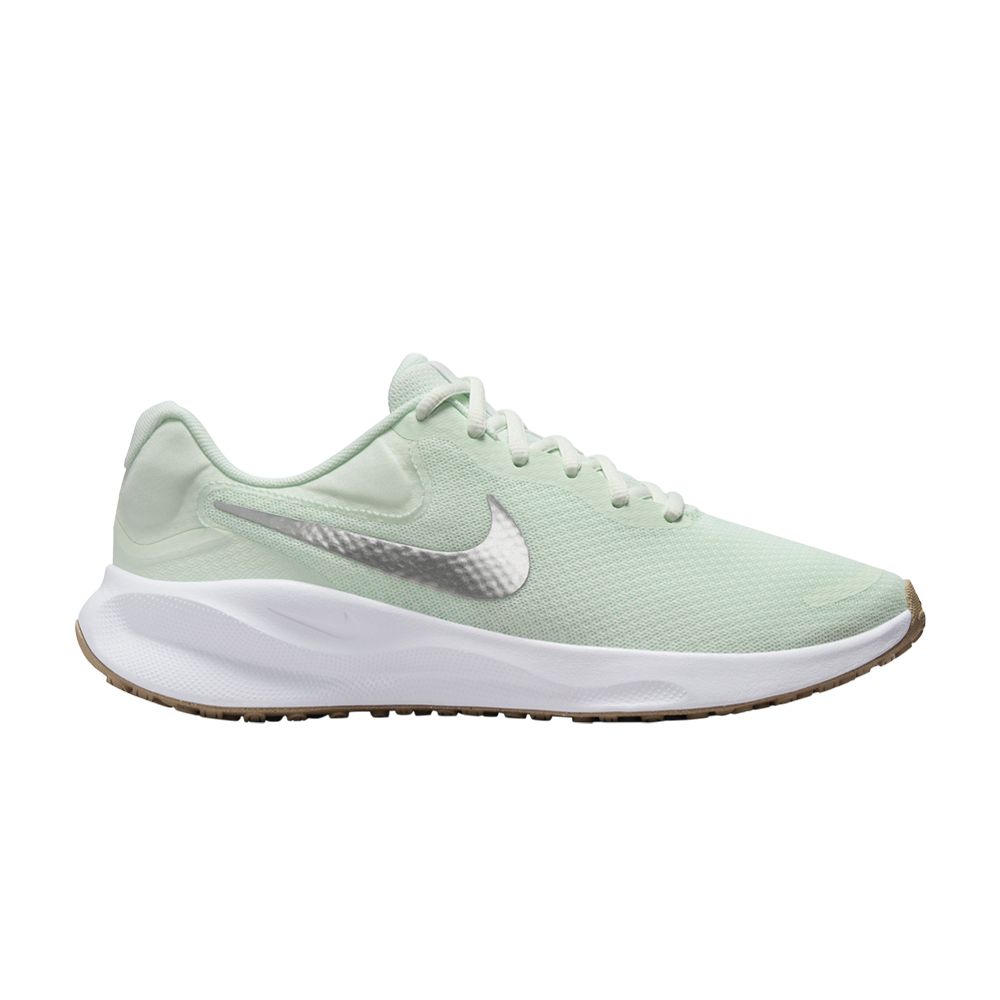 NIKE WMNS REVOLUTION 7 'BARELY GREEN METALLIC SILVER'