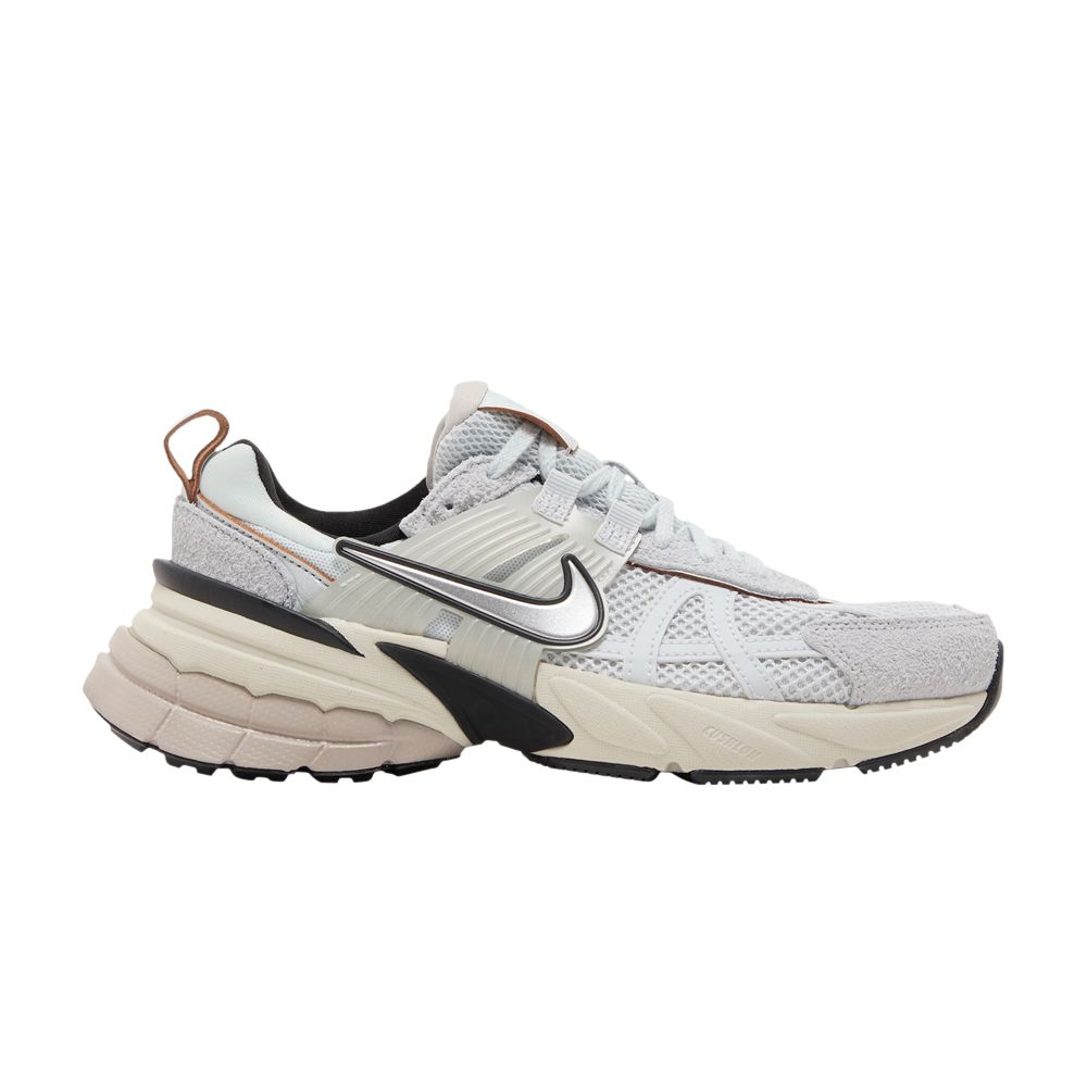 Pre-owned Nike Wmns V2k Run 'pure Platinum Chrome' In Grey