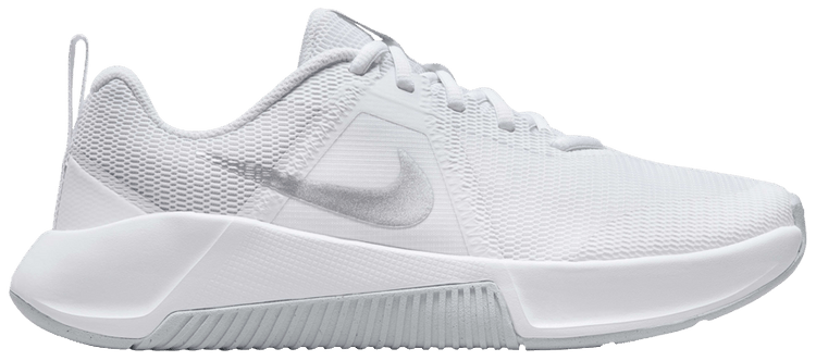 Nike Wmns MC Trainer 3 White Metallic Platinum