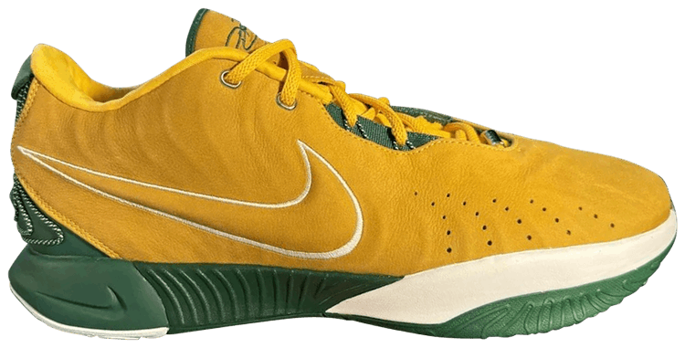 Nike LeBron 21 Baylor Away PE