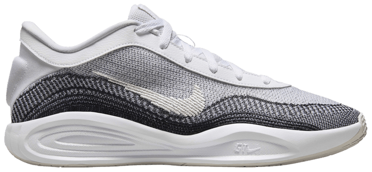 NIKE GT HUSTLE academy PANDA 白黒　パンダ Nike GT Hustle Academy Release Date | SneakerNews.com