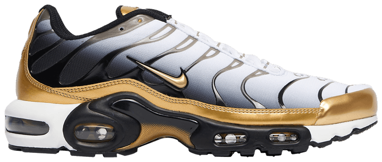 Black and gold foamposite footlocker clearance